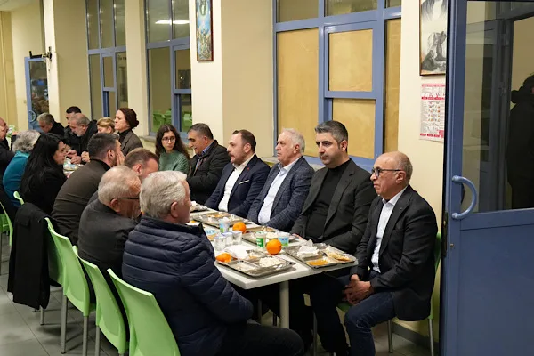 Kartal&rsquo;da, Hızır ayı m&uuml;nasebetiyle tutulan orucun ilk g&uuml;n&uuml;nde ortak sofra