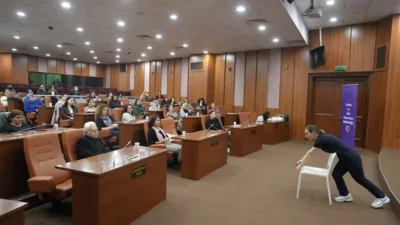 Kartal Belediyesi Meclis Salonu&rsquo;nda yapılan seminere Belediye Başkan Yardımcısı Dr.