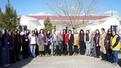 Etkinliğe Belediye Eş Başkanı Berivan G&uuml;lşen Sincar, meclis &uuml;yeleri ve
