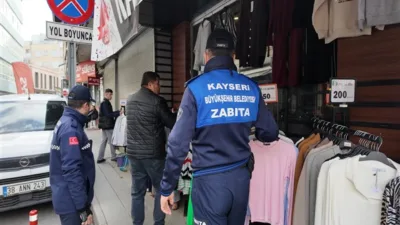 &Ouml;zellikle şehir merkezinde yoğunluğun arttığı b&ouml;lgelerde yapılan uygulamalarda kaldırım işgallerine