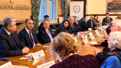 Kazakistan Dışişleri Bakanı Yermek Kosherbayev, Londra&rsquo;da Birleşik Krallık Parlamentosu &uuml;yeleriyle