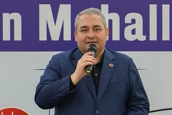 Ke&ccedil;i&ouml;ren Belediye Başkanı &Ouml;zarslan, CHP &uuml;yeliğinden istifa ettiğini duyurdu. &Ouml;zarslan,
