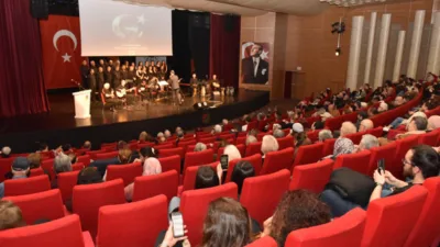 Şef Tayfun Akg&uuml;n y&ouml;netimdeki T&uuml;rk Halk M&uuml;ziği Konseri, Erdem Beyazıt