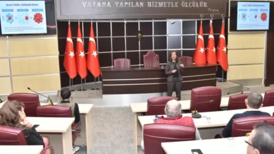 Kepez Belediyesi, Yaşlı Dostu Kepez Projesi &ccedil;er&ccedil;evesinde ger&ccedil;ekleştirilen &ldquo;İlacını Doğru