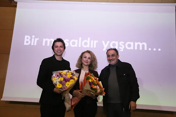 Kepez Belediyesi ev sahipliğinde d&uuml;zenlenen seminerde eğitmen Oytun Yumşak, katılımcılara