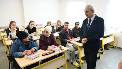 Kepez'de, Yasin Naci Ağaroğlu Eğitim Merkezi&rsquo;nde engelli bireylere y&ouml;nelik &uuml;cretsiz