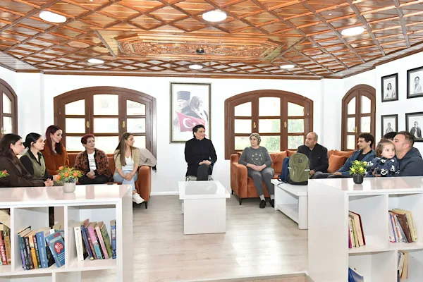 Kepez'de Yaşlı Dostu Kepez Projesi kapsamında toplum sağlığına y&ouml;nelik eğitim
