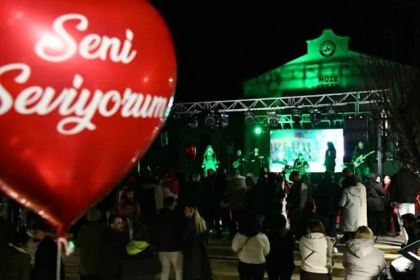 Keşan Belediyesi, 14 Şubat Sevgililer G&uuml;n&uuml; dolayısıyla M&uuml;ze Keşan bah&ccedil;esinde