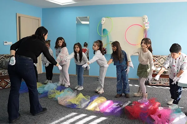 Kestel Belediyesi b&uuml;nyesinde faaliyet g&ouml;steren Dahi &Ccedil;ocuk Akademisi, &ccedil;ocukların erken