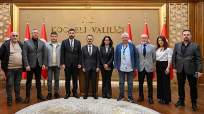 Kocaeli Gazeteciler Cemiyeti yeni Başkanı Şahin Oktay ve beraberindeki y&ouml;netim