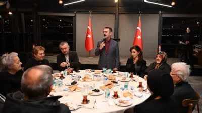 Seka Deniz Restoran&rsquo;da ger&ccedil;ekleştirilen iftar yemeğine; Kocaeli Valisi İlhami Aktaş