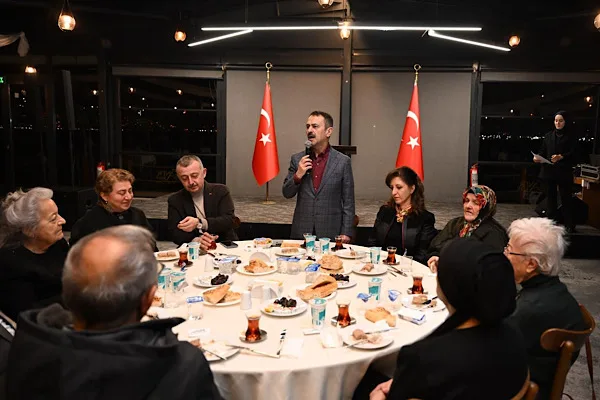 Seka Deniz Restoran&rsquo;da ger&ccedil;ekleştirilen iftar yemeğine; Kocaeli Valisi İlhami Aktaş