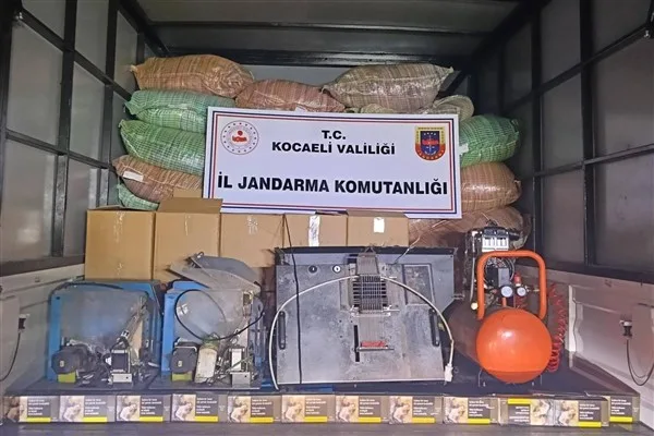 Kocaeli İl Jandarma Komutanlığı ekiplerince ka&ccedil;ak&ccedil;ılıkla m&uuml;cadele kapsamında K&ouml;rfez il&ccedil;esinde