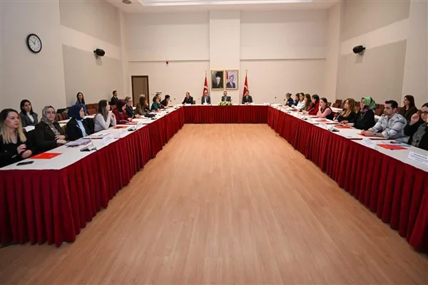 Karam&uuml;rsel Alp Toplantı Salonu&rsquo;nda d&uuml;zenlenen programa; İl Jandarma Komutan Yardımcısı