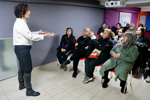 Konak'ta T&uuml;rk Medeni Kanunu&rsquo;nun kabul&uuml;n&uuml;n 100. yılı kapsamında &ldquo;Kadın Hakları