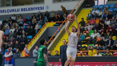 Konya B&uuml;y&uuml;kşehir Belediyespor, T&uuml;rkiye Sigorta Basketbol Ligi 23. hafta karşılaşmasında&nbsp;Dar&uuml;şşafaka