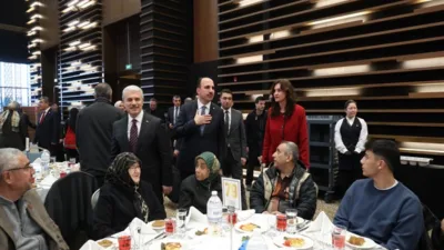 Ramazan ayının ilk iftarında konuşan Mustafa Kavuş, b&uuml;y&uuml;k bir aile