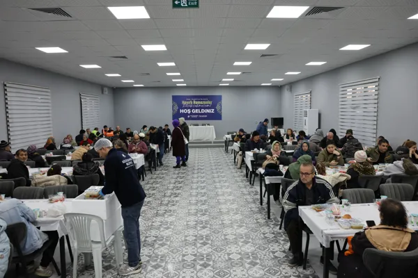 K&uuml;&ccedil;&uuml;k&ccedil;ekmece Belediyesi, ramazan ayı kapsamında il&ccedil;enin 6 noktada kurulan iftar