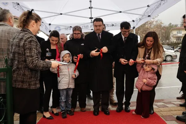 K&uuml;tahya Belediye Başkanı Ey&uuml;p Kahveci, &ccedil;ocuklara yapılan her yatırımın geleceğe