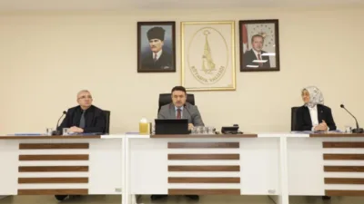K&uuml;tahya Valisi Musa Işın&rsquo;ın başkanlığında, K&uuml;tahya Belediye Başkanı Ey&uuml;p Kahveci