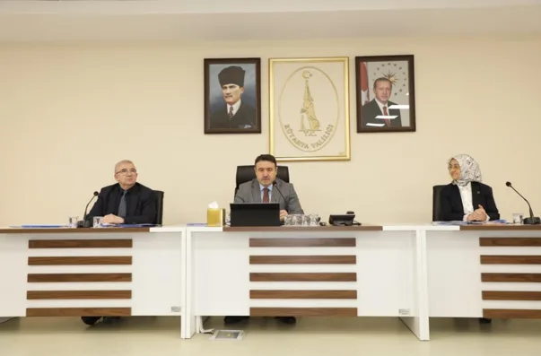 K&uuml;tahya Valisi Musa Işın&rsquo;ın başkanlığında, K&uuml;tahya Belediye Başkanı Ey&uuml;p Kahveci