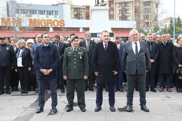 Kuva-yı Milliye Kahramanı Şehit Hamdi Bey, Edremit&rsquo;te d&uuml;zenlenen t&ouml;renle anıldı.