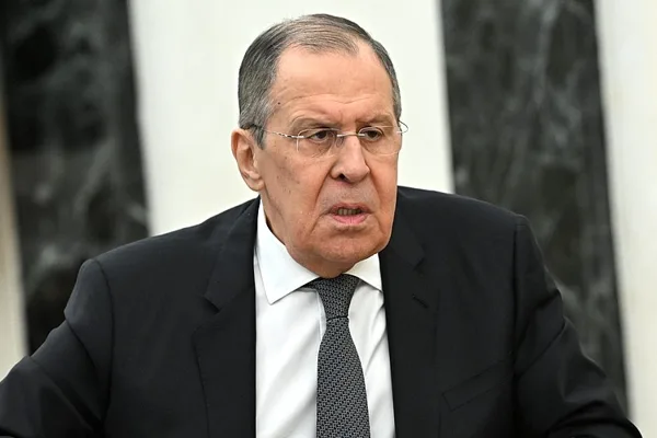 Empati Manuchi adlı internet programına verdiği r&ouml;portajda Lavrov, "Sonraki t&uuml;m