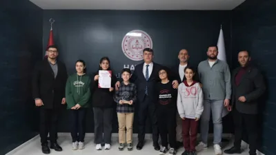 Yarışma s&uuml;recinde, kategoriyi birinci tamamlayan takıma karşı doğrudan galibiyet alan