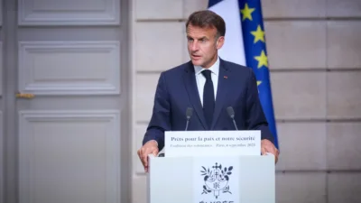 Fransa Cumhurbaşkanı Macron, Demokratik Kongo Cumhuriyeti Cumhurbaşkanı F&eacute;lix Tshisekedi'yi Paris'te