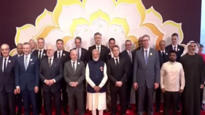 Emmanuel Macron, Avrupa'nın yapay zekayı d&uuml;zenleme &ccedil;abalarına y&ouml;nelik ABD eleştirilerine