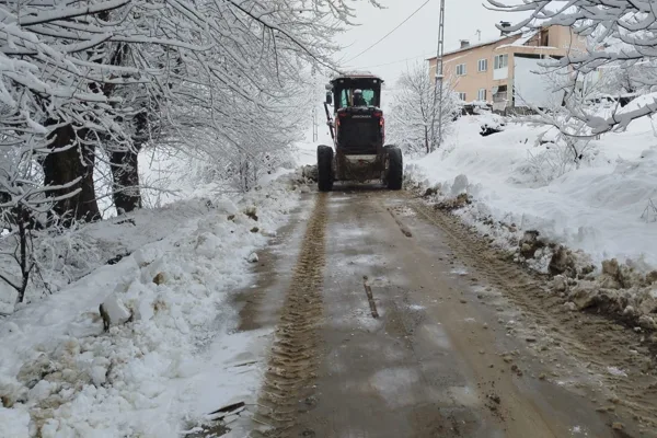 Malatya B&uuml;y&uuml;kşehir Belediyesi, Meteoroloji B&ouml;lge M&uuml;d&uuml;rl&uuml;ğ&uuml;&rsquo;n&uuml;n kar yağışı uyarılarının ardından,