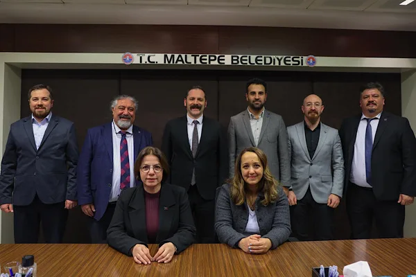 Maltepe Belediyesi ev sahipliğinde ger&ccedil;ekleştirilen imza t&ouml;renine Belediye Başkanı Mimar