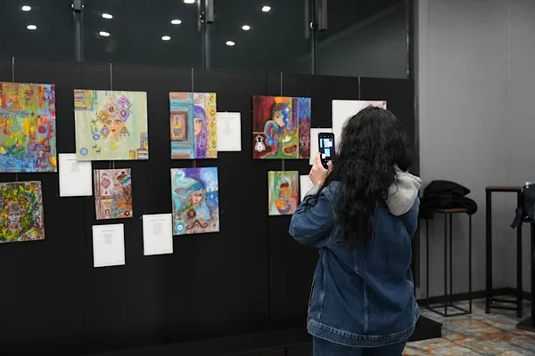 Maltepe Belediyesi tarafından d&uuml;zenlenen k&uuml;lt&uuml;r-sanat etkinlikleri kapsamında, sanat&ccedil;ı T&uuml;lay S&ouml;nmez&rsquo;in