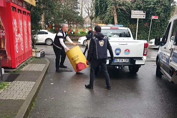 Maltepe Belediyesi Zabıta M&uuml;d&uuml;rl&uuml;ğ&uuml; ekipleri; Yalı Mahallesi, Rıhtım Caddesi ve