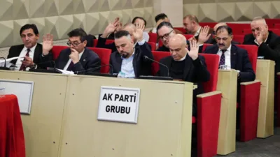 Toplantıda Manisa&rsquo;da iki adet pilot Afet Parkı kurulacağını m&uuml;jdeleyen Başkan
