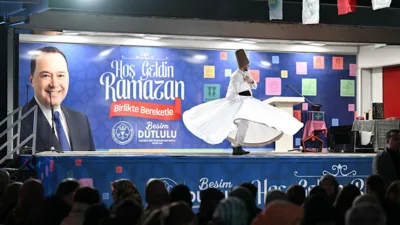 Manisa B&uuml;y&uuml;kşehir Belediye Başkanı&nbsp;Besim Dutlulu, G&ouml;lmarmara&rsquo;da orucunu halkla birlikte a&ccedil;tı.