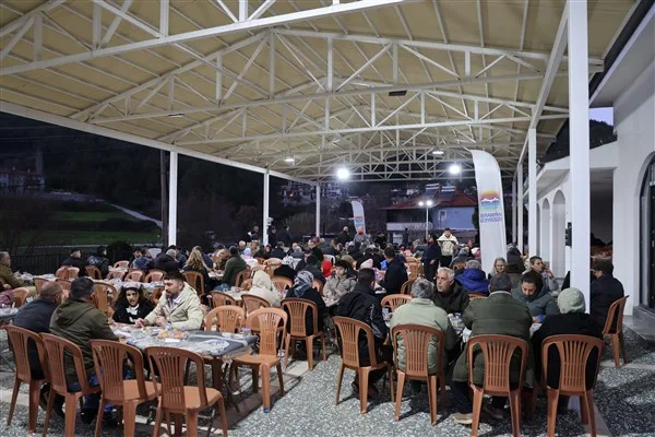 Marmaris Belediye Başkanı Acar &Uuml;nl&uuml;, başkan yardımcıları, belediye meclis &uuml;yeleri