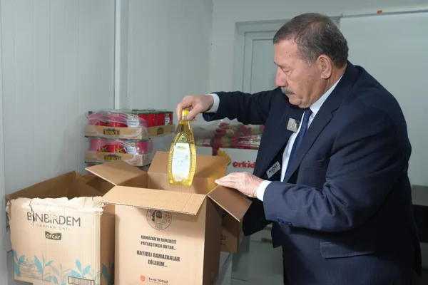 Milas Belediyesi, ramazan ayında&nbsp;ihtiya&ccedil; sahibi&nbsp;ailelere gıda kolilerini ulaştırıyor.&nbsp; Milas Belediye