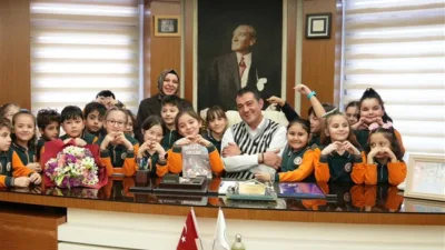 &ldquo;Y&ouml;netim birimleri&rdquo; konulu ders kapsamında ger&ccedil;ekleştirilen ziyarette &ouml;ğrenciler, yerel y&ouml;netimlerin