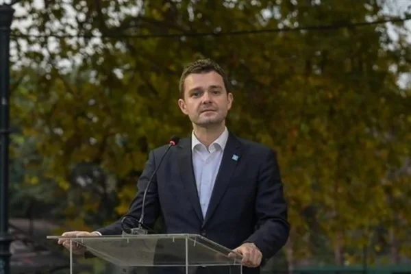Kuzey Makedonya Dışişleri Bakanı Timco Mucunski, bug&uuml;n &Uuml;sk&uuml;p&rsquo;te, Slovakya Maliye