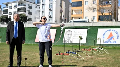 Muratpaşa'da 2026 yılı ilkbahar d&ouml;nemi spor okulları programını başlattı. &Ccedil;ocuk