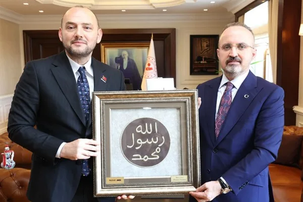 M&uuml;stakil Sanayici ve İşadamları Derneği (M&Uuml;SİAD) Genel Başkanı Burhan &Ouml;zdemir