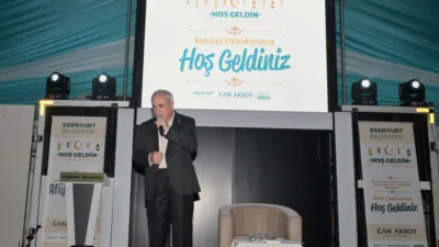 Program, sohbet &ouml;ncesinde &ccedil;ocuklara y&ouml;nelik masal anlatımıyla başladı. Ardından Prof.