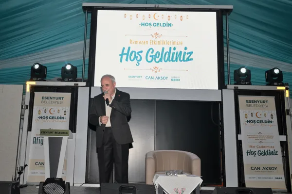 Program, sohbet &ouml;ncesinde &ccedil;ocuklara y&ouml;nelik masal anlatımıyla başladı. Ardından Prof.