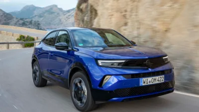 Opel, &uuml;r&uuml;n gamındaki motor se&ccedil;eneklerini &ccedil;eşitlendirerek; B-hatchback segmentinin pop&uuml;ler modeli