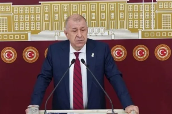 26 Ağustos 2021&rsquo;de partinin kuruluş bildirgesini a&ccedil;ıklarken ailelere g&uuml;venli bir