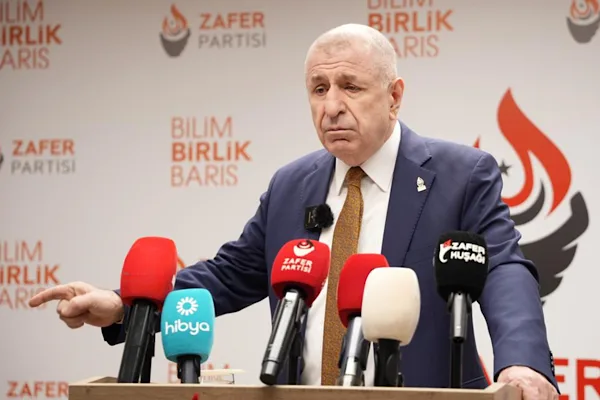 Zafer Partisi Genel Başkanı &Ouml;zdağ, d&uuml;zenlediği basın toplantısında T&uuml;rkiye g&uuml;ndemine