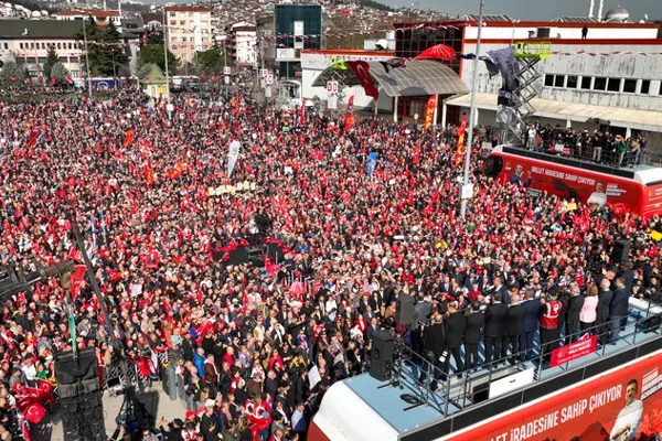 CHP Genel Başkanı &Ouml;zel, Kocaeli&rsquo;nde ger&ccedil;ekleştirilen "Millet İradesine Sahip &Ccedil;ıkıyor"