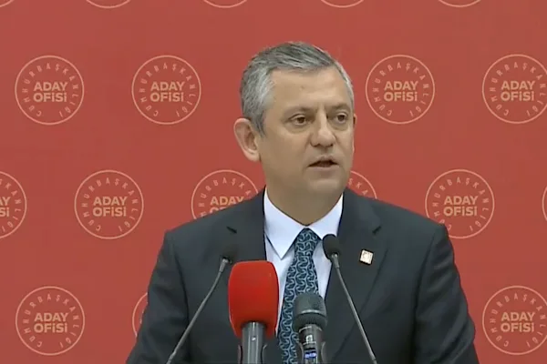 CHP Genel Başkanı &Ouml;zel'in konuşmasında satır başları şu şekilde: ''&Ouml;nceki