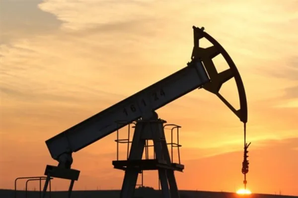 Ancak, petrol fiyatları, son g&ouml;r&uuml;şmelerde ilerleme işaretleri g&ouml;r&uuml;lmesine rağmen, ABD
